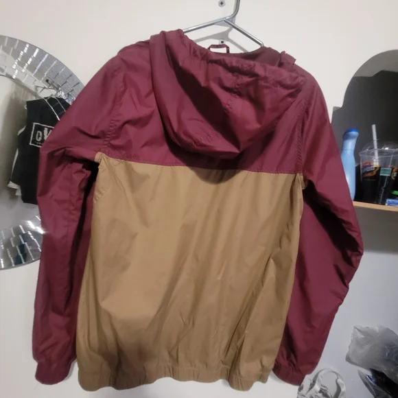 2FOR$40 Volcom windbreaker - Picture 5 of 6